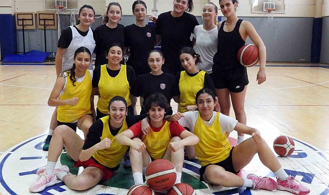 Kepez'in kızları şampiyonlarla oynayacak