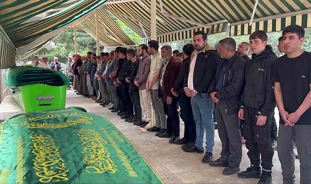 Kilis'teki aile katliamında ölenler toprağa verildi