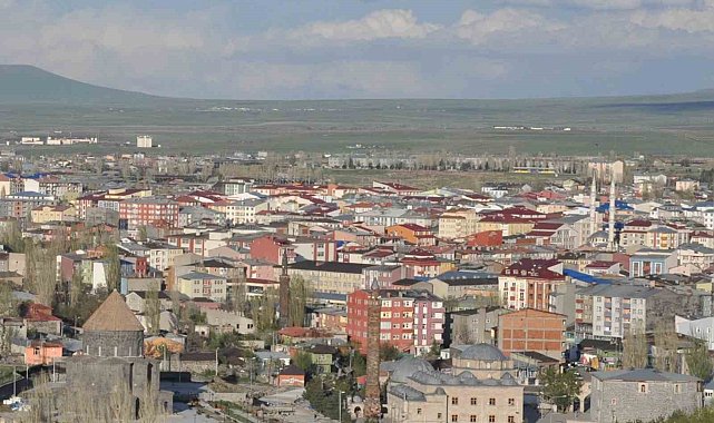 Kiraların el yaktığı Kars'ta 230 konut satıldı