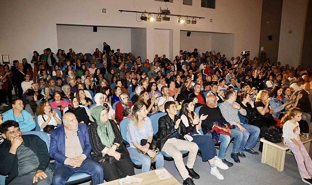 Kiraz Çiçeği Korosu'ndan muhteşem konser