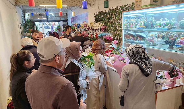 Kırşehir'de çiçekçilerde Anneler Günü yoğunluğu