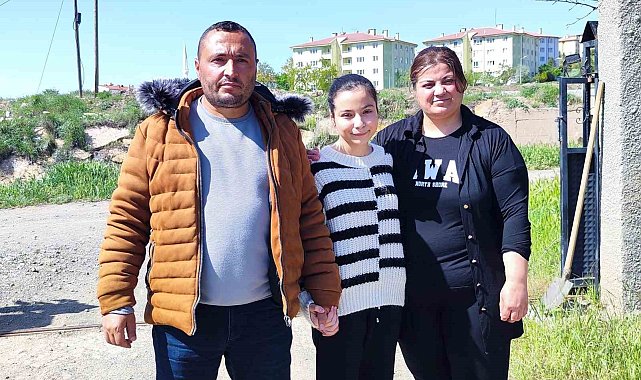 Kızına ve kendisine saldıran 4 köpeği vurarak telef etti