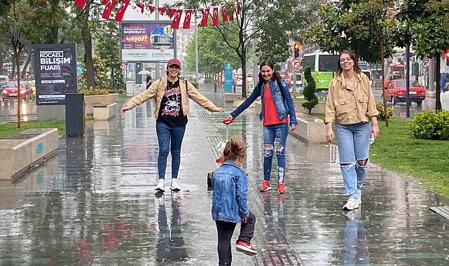 Kocaeli'de dolu ve sağanak etkili oldu: "Çok felaket"