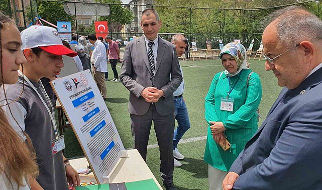Kocatepe Ortaokulu'nda TÜBİTAK 4006 Bilim Fuarı açıldı