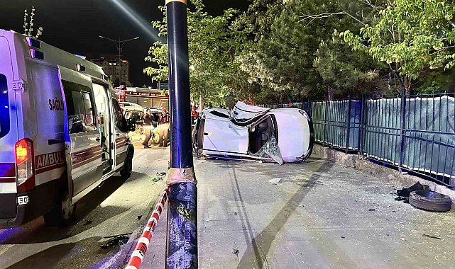 Kontrolden çıkan otomobil aydınlatma direğine çarptı: 1 ölü