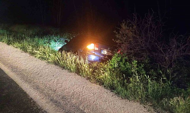 Kontrolden çıkan otomobil toprak alana savruldu; 1 kişi yaralandı