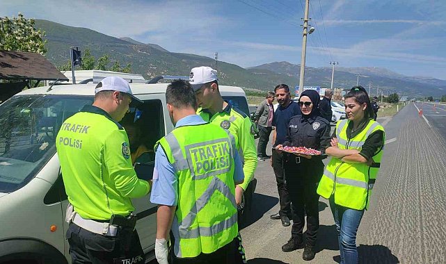 Konya'da özel gençlerden trafik denetimi