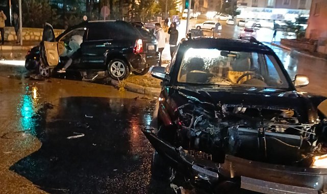 Konya'da yağışlı hava kazalara neden oldu: 6 yaralı