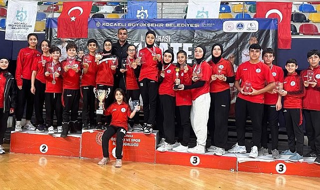 Körfezli karateciler madalyaları topladı