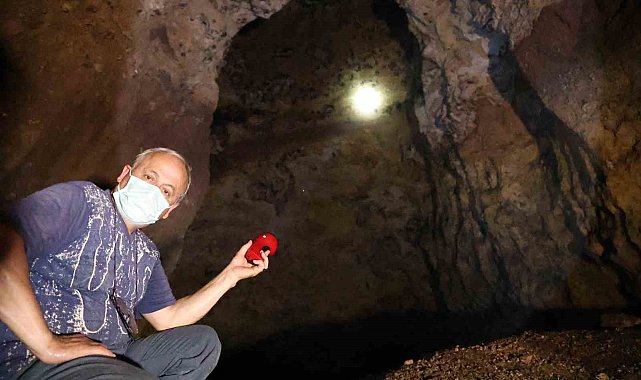 Korku filmlerini aratmayan mağara, binlerce yarasaya ev sahipliği yapıyor