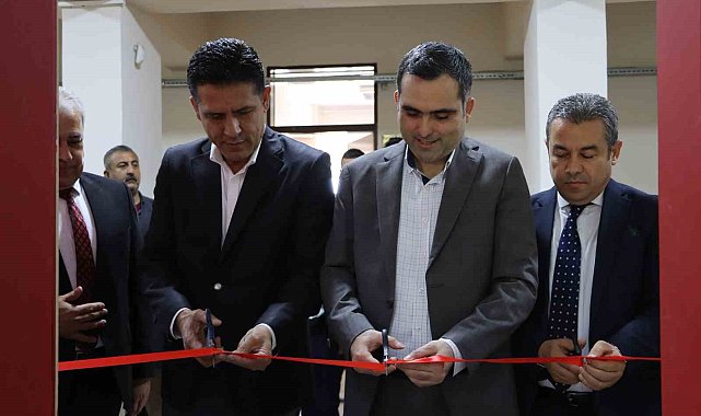 Kozan'da Şehit Suat Ocak İlkokulu'nda robotik kodlama sınıfı açıldı.
