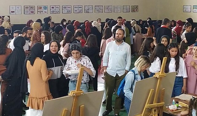 Kozluk'ta öğrencilerin sergisi yoğun ilgi gördü