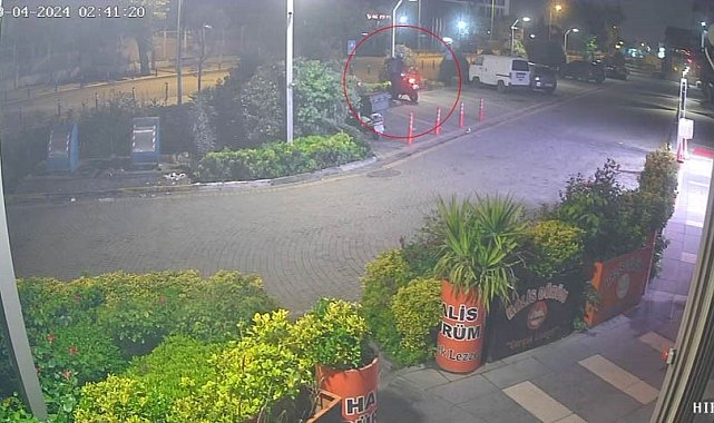 Küçükçekmece'de hırsızlar saniyeler içinde motosikletin kilidini kırıp çaldı