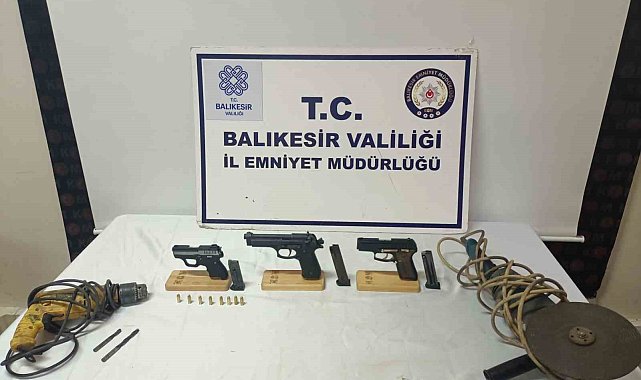 Kurusıkı tabancaları gerçek silaha dönüştüren atölyeye operasyon