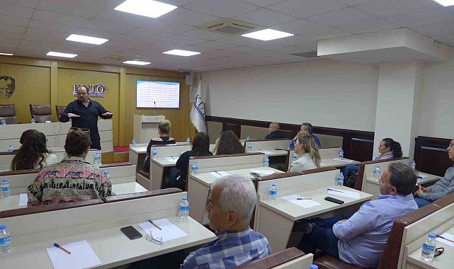 Kuşadası Ticaret Odası'nda, Restoranlara Yönelik Maliyet ve Menü Hazırlama eğitimi verildi