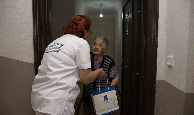 Kuşadası'nda erken Anneler Günü sürprizi