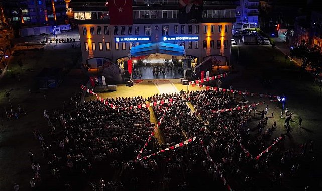 Kuşadası'ndaki gösteri ilgiyle izlendi