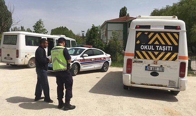 Kusurlu bulunan 2 okul servis şoförüne 2 bin 196 TL trafik cezası kesildi