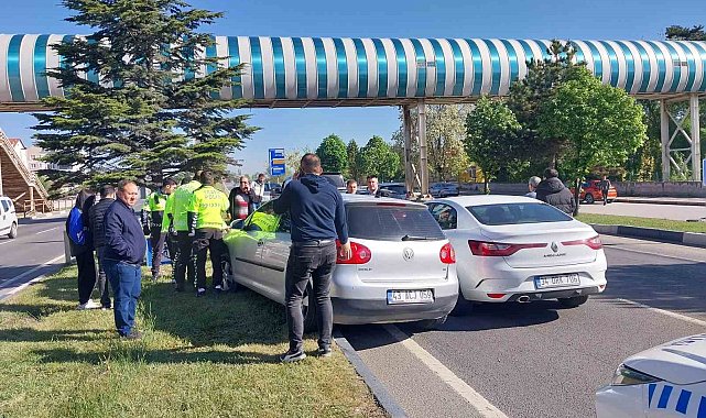 Kütahya&#039;da 9 aracın karıştığı zincirleme trafik kazası: 1 yaralı