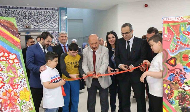 Kütahya'da "Hayatımın Rengi Annem" başlıklı projenin sergi açılışı yapıldı