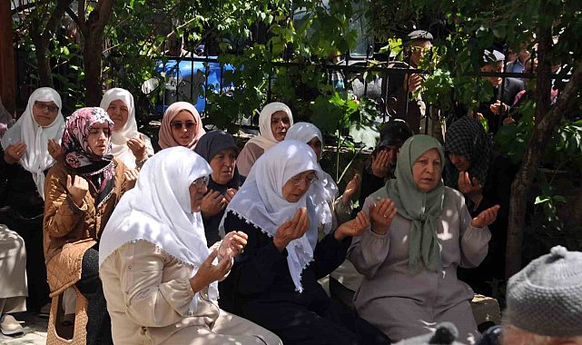 Kutsal topraklara dualarla uğurlandılar