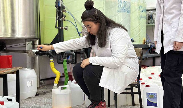 Lise öğrencileri ayda 10 ton kimyasal temizlik ürünü üretiyor