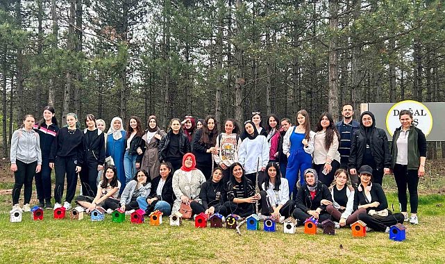 Liseliler geri dönüşümden kuş yuvası yaptı