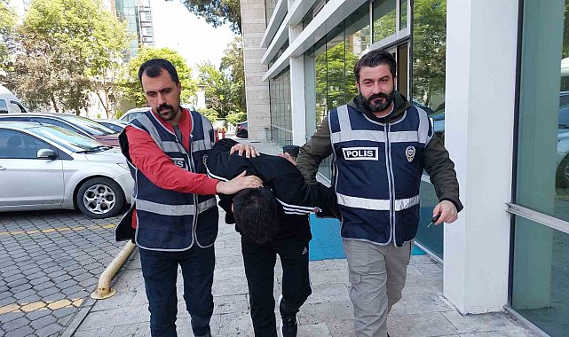 Maket bıçağı ile alarmları kesip hırsızlık yaptı