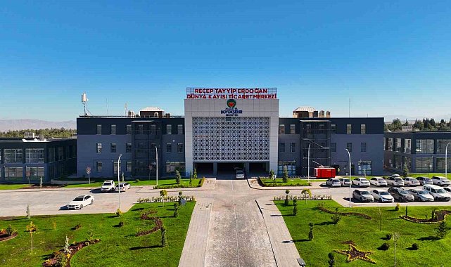 Malatya'da kayısı ticaret merkezi yeni alanına kavuştu