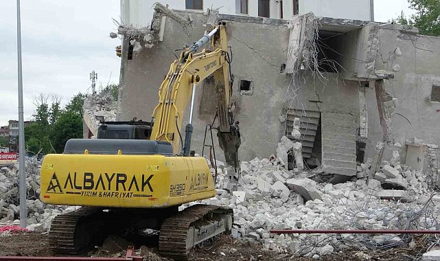 Malatya'da yıkımlar ve inşa çalışmaları sürüyor