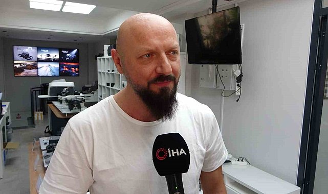 Maltepe'de dükkana girip alışveriş yapan uzaktan kumandalı araba ilgi odağı oldu