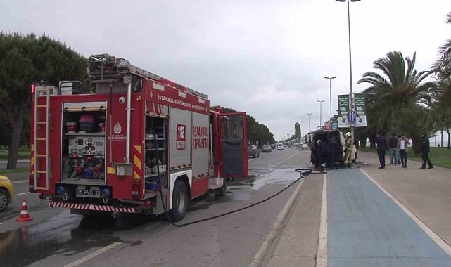 Maltepe'de seyir halindeki minibüste yangın