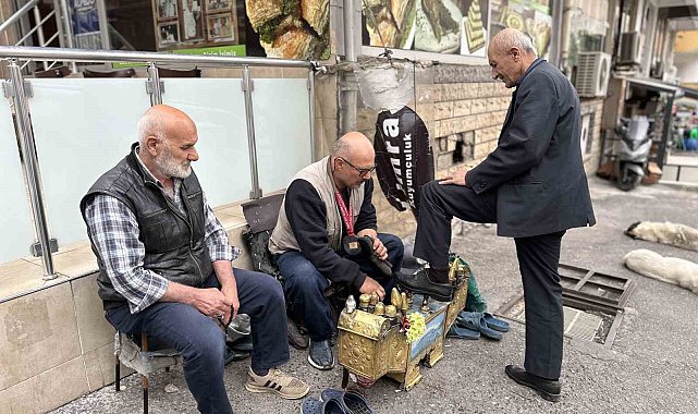 Maltepeli ayakkabı boyacısı bilek güreşinde Türkiye şampiyonu oldu