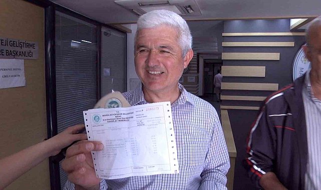 Manisa'da indirimli su sevinci yüzleri güldürdü