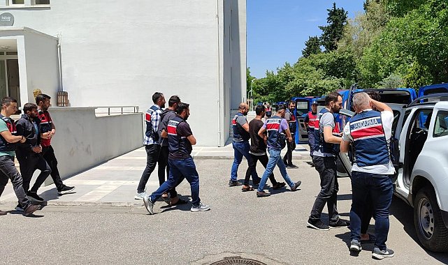 Manisa'da jandarmadan PKK terör örgütüne operasyon: 3 kişi tutuklandı