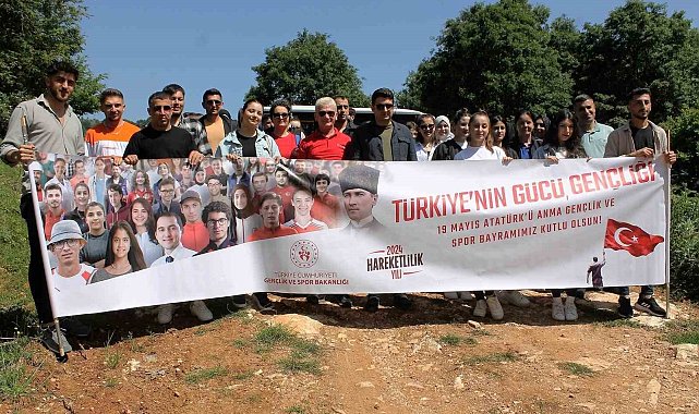 Manyas'ta Gençlik Haftası kapsamında doğa yürüyüşü