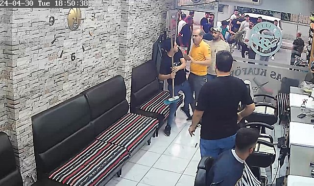 Mardin'de trajikomik olay: Motosikletine çarpan kazazedeyi fırçayla kovaladı