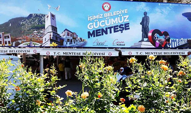 Menteşe'deki yönetim değişimi panoya da yansıdı
