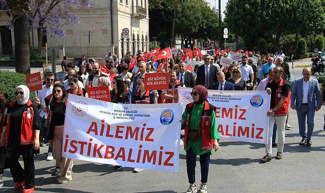 Mersin'de 'Ailemiz İstikbalimiz' kortej yürüyüşü gerçekleştirildi