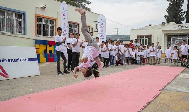 Mersin'de 'Sporbüs' çocuklar için yollarda
