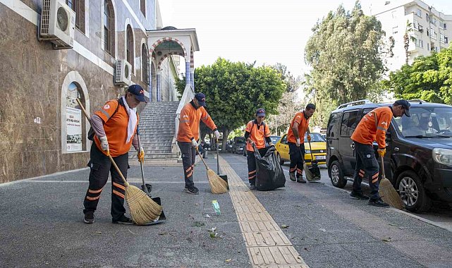 Mersin'de belediye ekipleri yağış dolayısıyla teyakkuza geçti