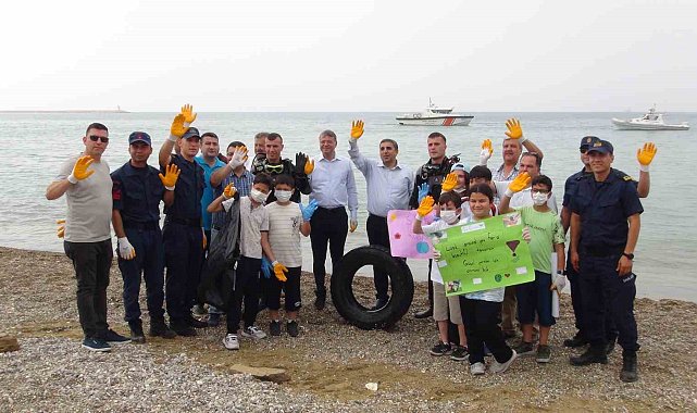 Mersin'de deniz altında ve sahilde çevre temizliği yapıldı