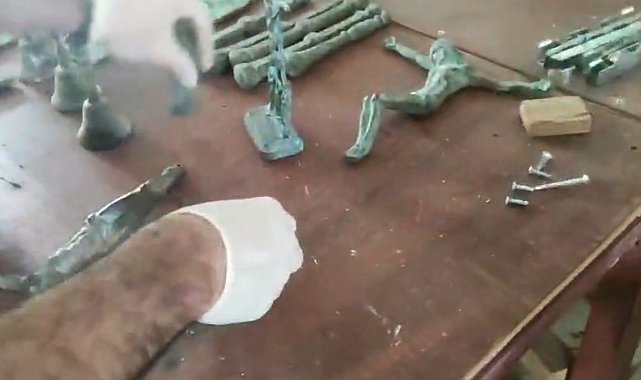 Mersin'de ikisi heykel 74 parça tarihi eser ele geçirildi