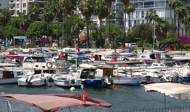 Mersin'de şiddetli rüzgar etkili oluyor