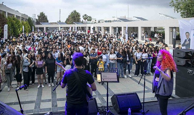 Mersinli gençler sınav stresini konserle attı