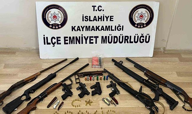 Meskun mahalde havaya silahla ateş açan 9 kişi yakalandı