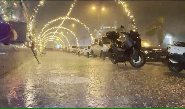 Meteorolojinin turuncu kodlu uyarı verdiği Hatay'da kuvvetli yağış etkili oldu