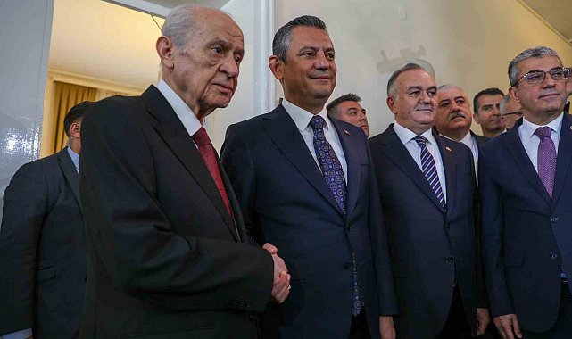 MHP lideri Bahçeli ile CHP lideri Özel TBMM'de bir araya geldi