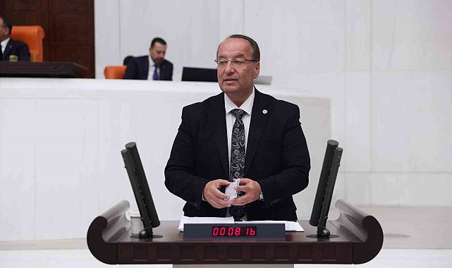 Milletvekili Akay Eflani'li çiftçilerin don mağduriyetini Bakan Yumaklı'ya iletti