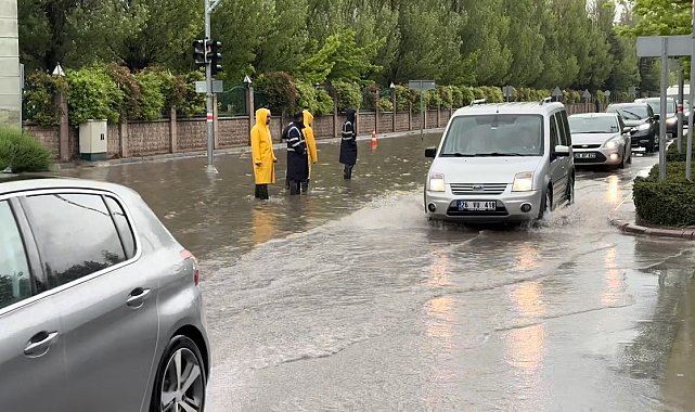 Milletvekili Hatipoğlu'ndan yağmur sonrası belediyeye tepki